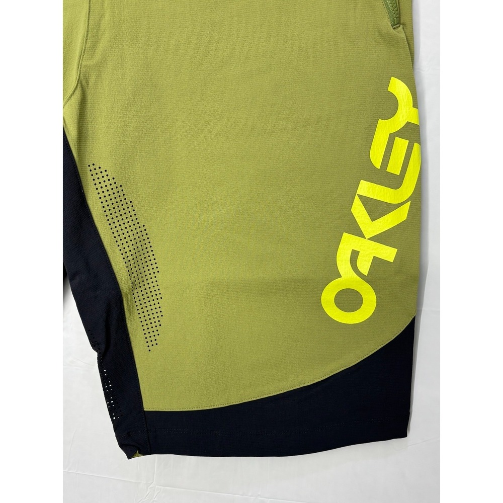 Oakley Maven‎ Scrub Short Mens Fern Logo Regular Fit Zipper Pockets Stretch 36 - Picture 8 of 16